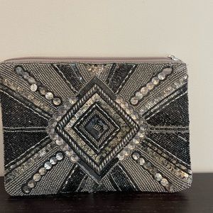 Zipper clutch